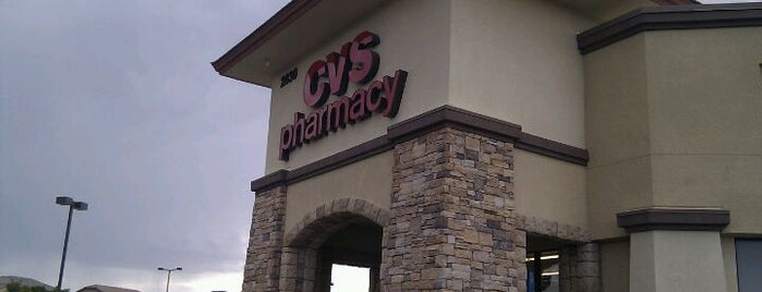 CVS pharmacy is one of Orte, die Lizzie gefallen.