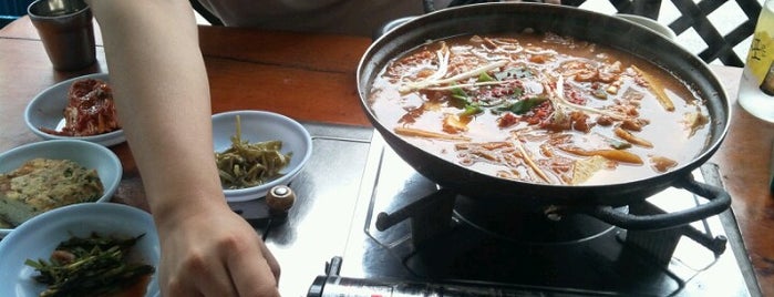 초원식당 is one of Korean foods.