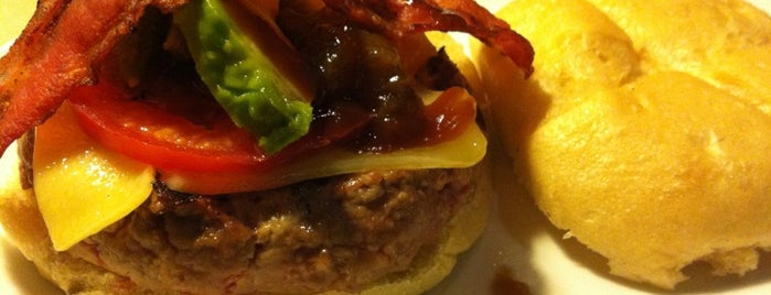 El Filete Ruso is one of Best Burger Bars Barcelona.