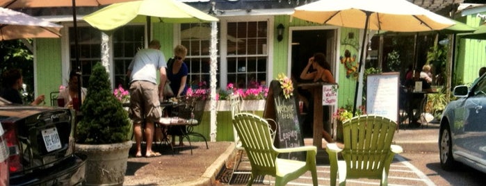 Leaping Lizard Cafe is one of Vegan Eats in Hampton Roads.