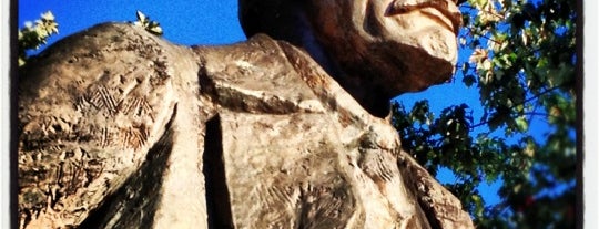 Lenin's Statue is one of Allisonさんの保存済みスポット.