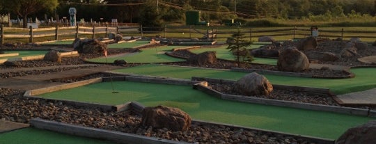 Mulligans Pub Driving Range & Putt Putt is one of Best Dive Bars and Taverns.