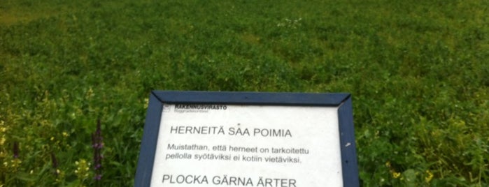 Hernepelto is one of Keskuspuisto: Paloheinä-Haltiala.
