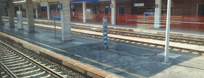 Stazione Faenza is one of Lieux qui ont plu à @WineAlchemy1.