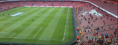 Emirates Stadium is one of Londra.