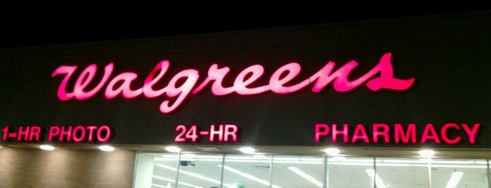 Walgreens is one of Orte, die Henoc gefallen.
