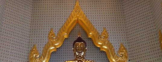 Wat Traimitr Withayaram is one of Temple.