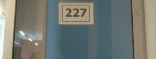 Sala 227 is one of Lugares donde siempre estoy.