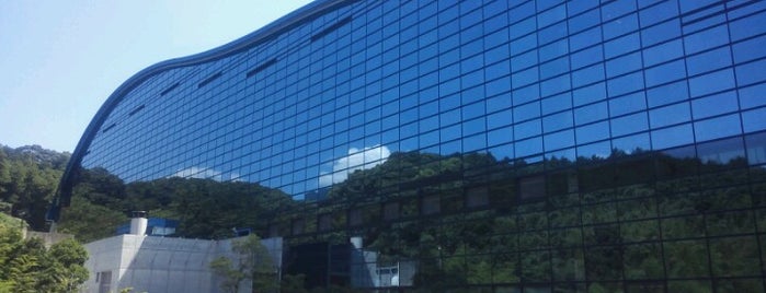 Kyushu National Museum is one of สถานที่ที่ JulienF ถูกใจ.