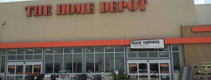 The Home Depot is one of Tempat yang Disukai Libby.