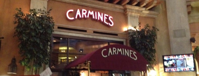Carmine’s Italian Restaurant is one of Amanda : понравившиеся места.