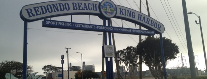 Redondo Beach King Harbor Sign is one of Locais salvos de Ginger.