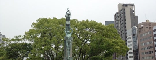Statue "Green Hymn" is one of 御堂筋の彫刻.