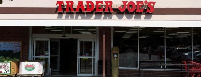 Trader Joe's is one of สถานที่ที่ Mario ถูกใจ.