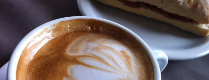 Clarita is one of Bakeries in Porto Alegre.