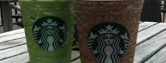 Starbucks is one of Bill 님이 좋아한 장소.