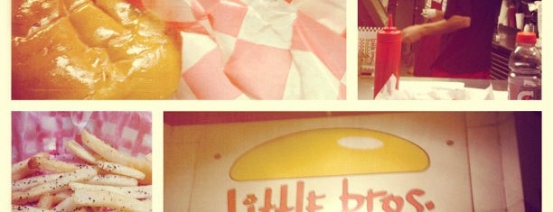 Little Brothers Burgers is one of Andrea 님이 좋아한 장소.