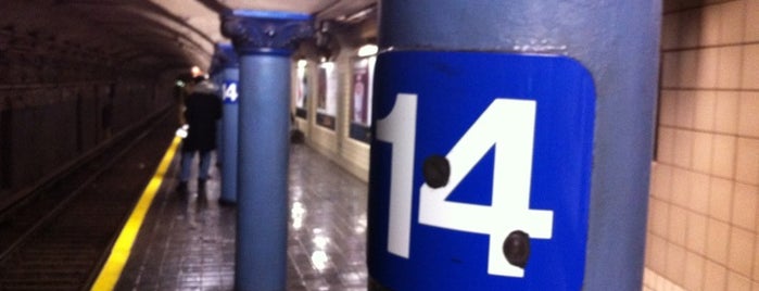 14th Street PATH Station is one of Locais curtidos por Albert.