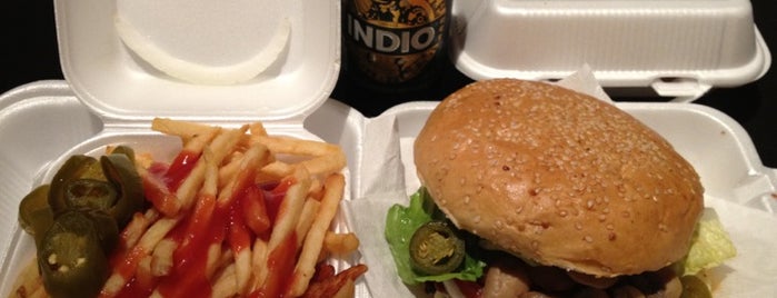 Crio's Banderillas & Hamburguesas is one of Lugares favoritos de JC.