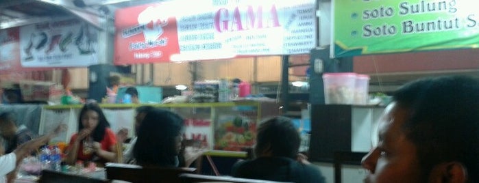 Roti Bakar Gama Simpang Lima is one of Must-visit Food Trucks in Semarang.