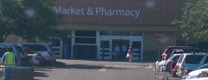 Walmart Supercenter is one of Stephanie : понравившиеся места.