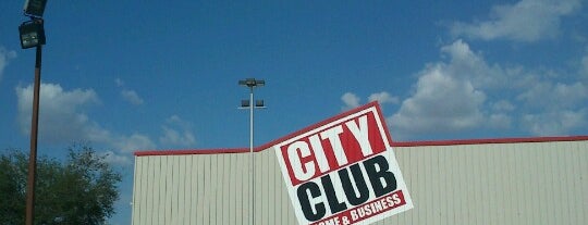 City Club is one of Tempat yang Disukai Fernando.