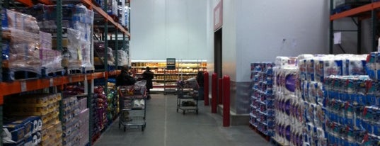 Costco Wholesale is one of สถานที่ที่ Jeffrey ถูกใจ.