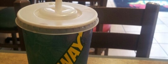 Subway is one of Lugares favoritos de Bruna.