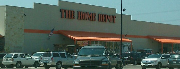The Home Depot is one of Lugares favoritos de Mark.