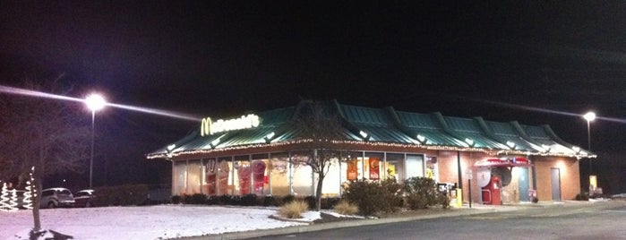 McDonald's is one of Tempat yang Disukai Christina.