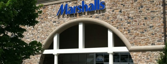Marshalls is one of สถานที่ที่ Jed ถูกใจ.
