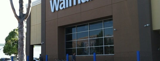 Walmart is one of สถานที่ที่ Nicole ถูกใจ.