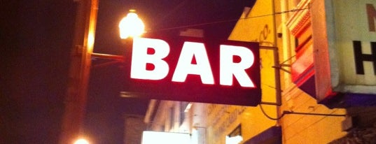 Mission Bar is one of Lugares favoritos de Erin.