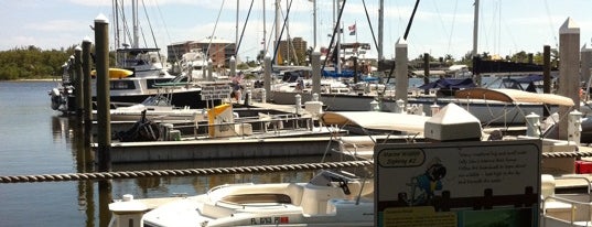 Salty Sam's Marina is one of Lugares favoritos de Lizzie.