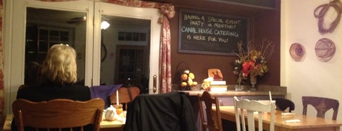 Canal House Cafe is one of Posti che sono piaciuti a Lori.