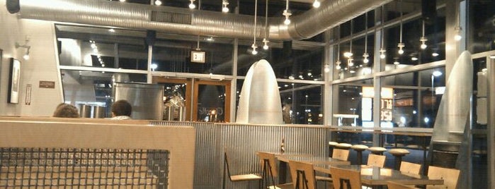 Chipotle Mexican Grill is one of Lieux qui ont plu à Devin.