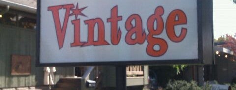 Oak Street Vintage is one of Eugene.