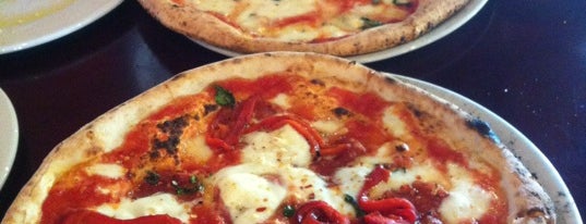 Settebello Pizzeria is one of Posti che sono piaciuti a Drew.