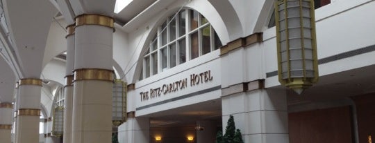 The Ritz-Carlton, Cleveland is one of Posti che sono piaciuti a Ken.