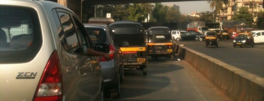 Beneath The Andheri Flyover is one of Killer traffic spots in the city!.