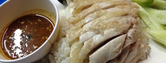 Heng Heng Chicken Rice is one of Must Try: food 2011-2012.