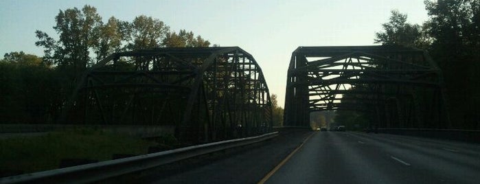 Old Nisqually Bridge is one of Andrew : понравившиеся места.