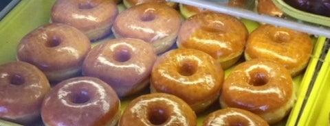 Premium Donuts is one of Locais curtidos por Jason Christopher.