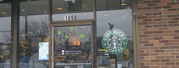 Starbucks is one of Tempat yang Disukai Mark.