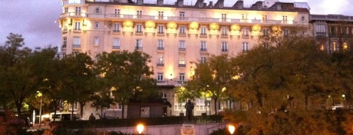 Hotel Ritz is one of Terrazas de hoteles de Madrid.