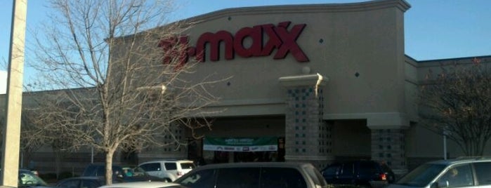 T.J. Maxx is one of Orte, die Lynn gefallen.