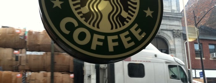 Starbucks is one of Tempat yang Disukai Julie.