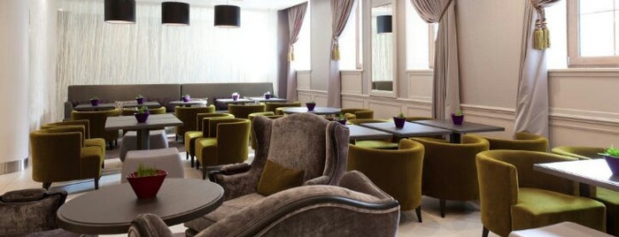 Mercure Arbat is one of 15 отелей, лобби которых подходят для переговоров.