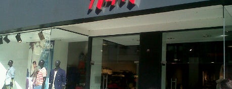 H&M is one of Lugares favoritos de Carl.