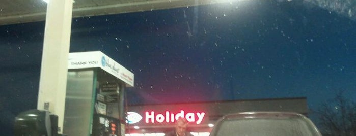 Holiday Station Store is one of Locais curtidos por rorybn1p.